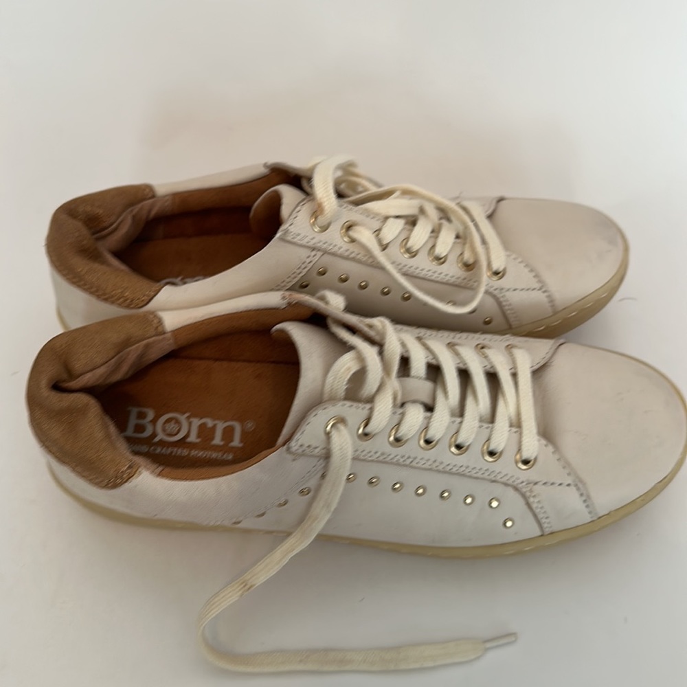 Born White Gold Studded Leather Sneakers Size 8.5 - Picture 2 of 4